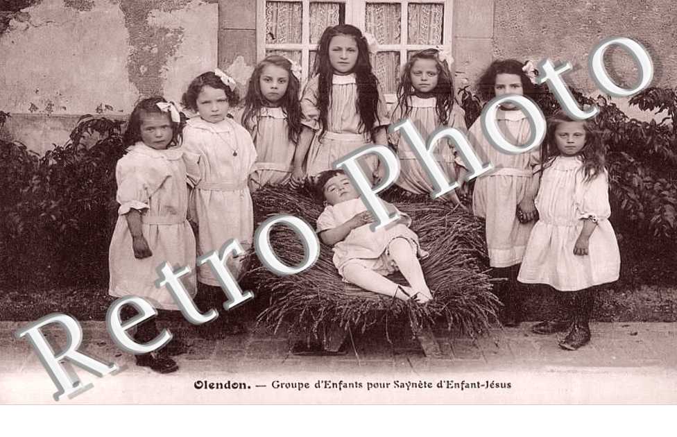 groupe d'enfants pour Saynète d'Enfant-Jésus