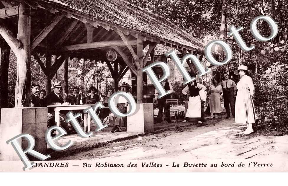 Au Robinson des Vallées. La buvette au bord de l'Yerres