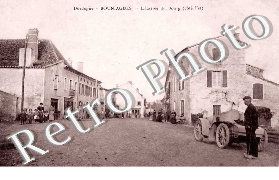l'entrée du bourg