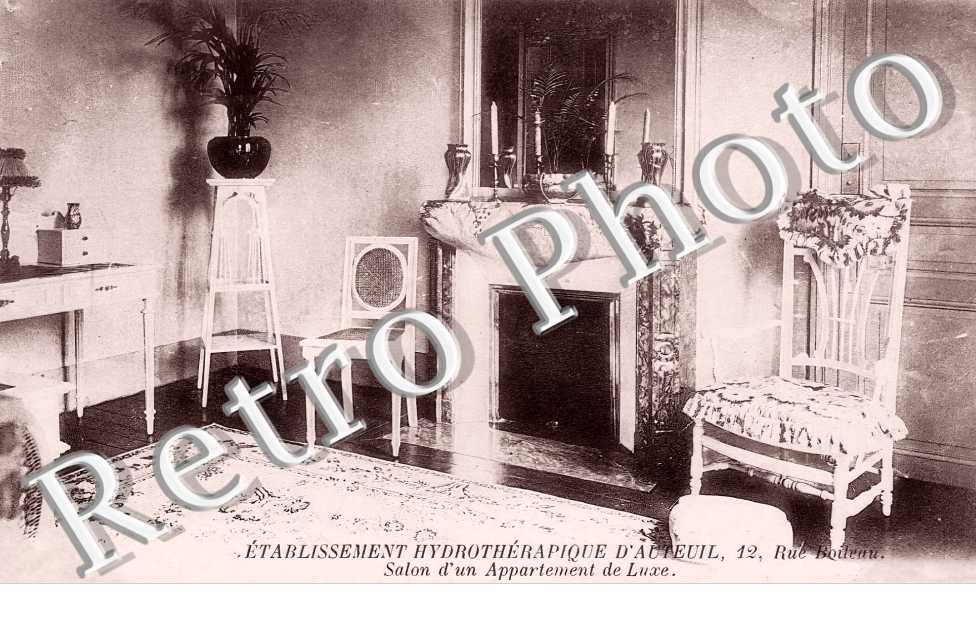 Etéblissement Hydrothérapique d'Auteuil 12 rue Boileau. Salon d'un appartement de luxe.