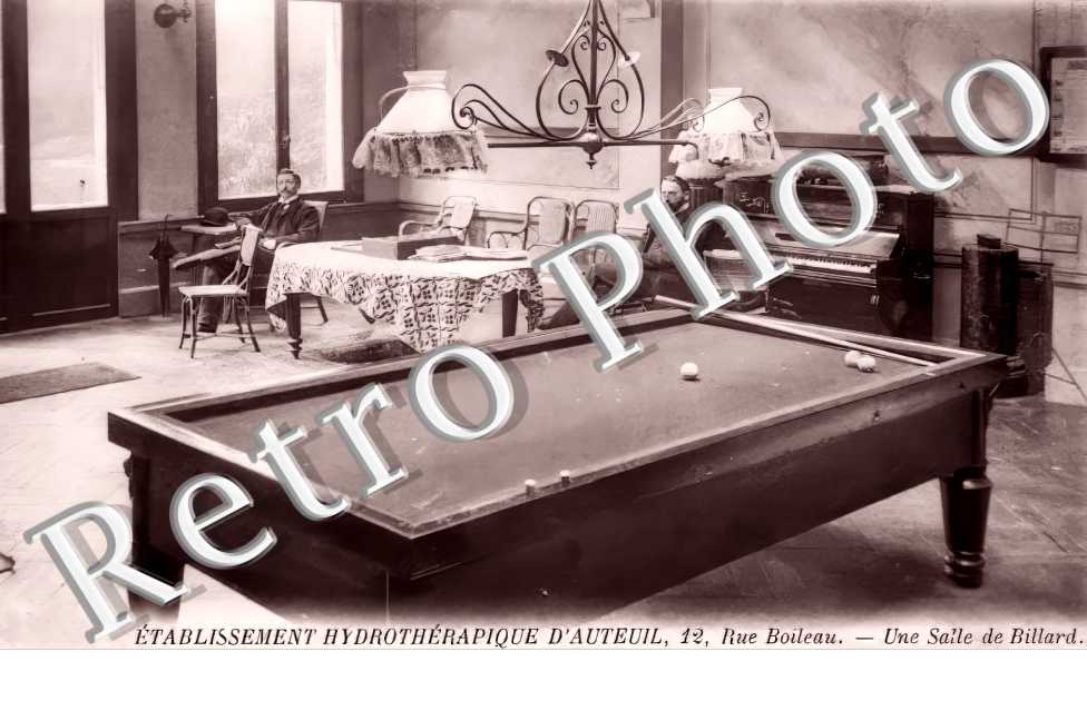 Etéblissement Hydrothérapique d'Auteuil 12 rue Boileau. Une salle de billard
