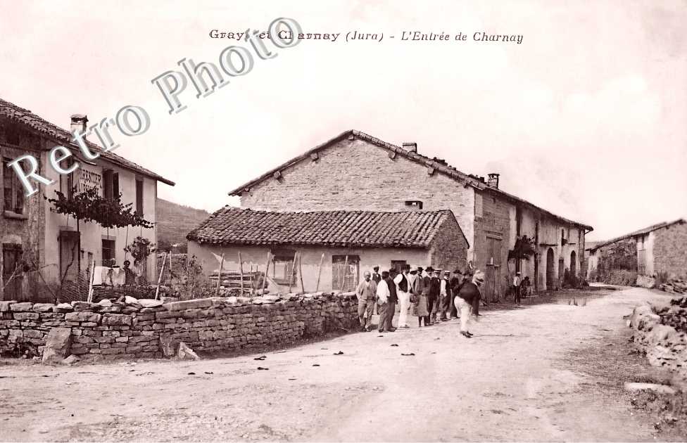 l'entrée de Charnay