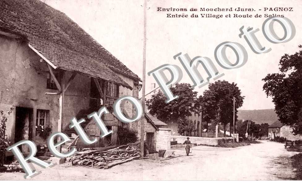 entrée du village et route de Salins