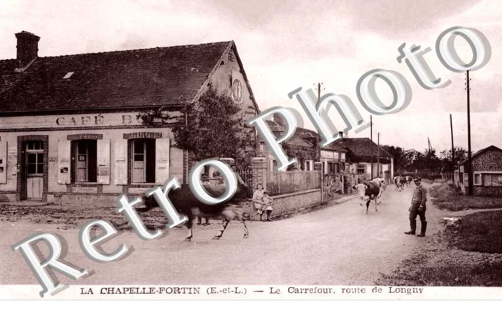 le carrefour, route de Longny