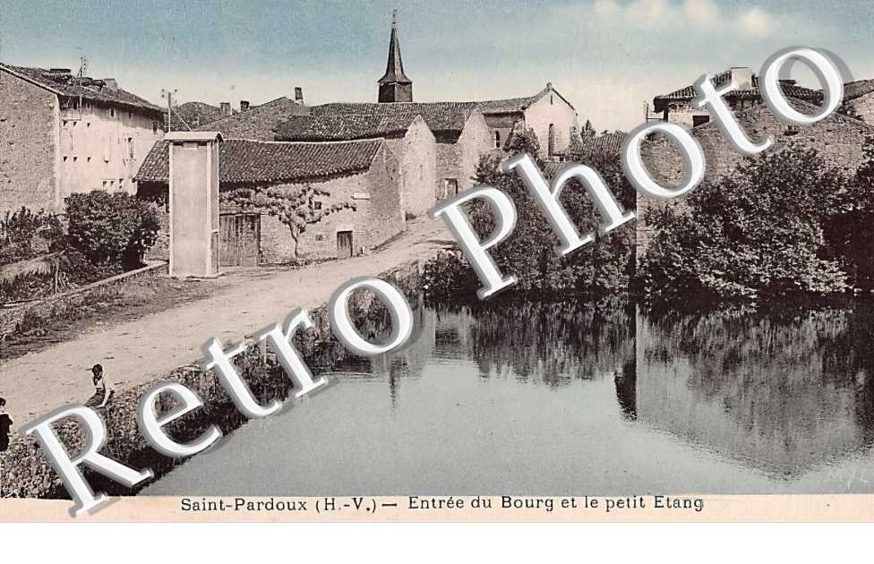 entrée du bourg et le petit étang