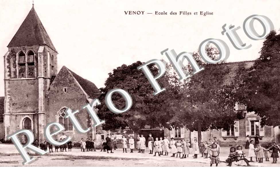 école des filles et église