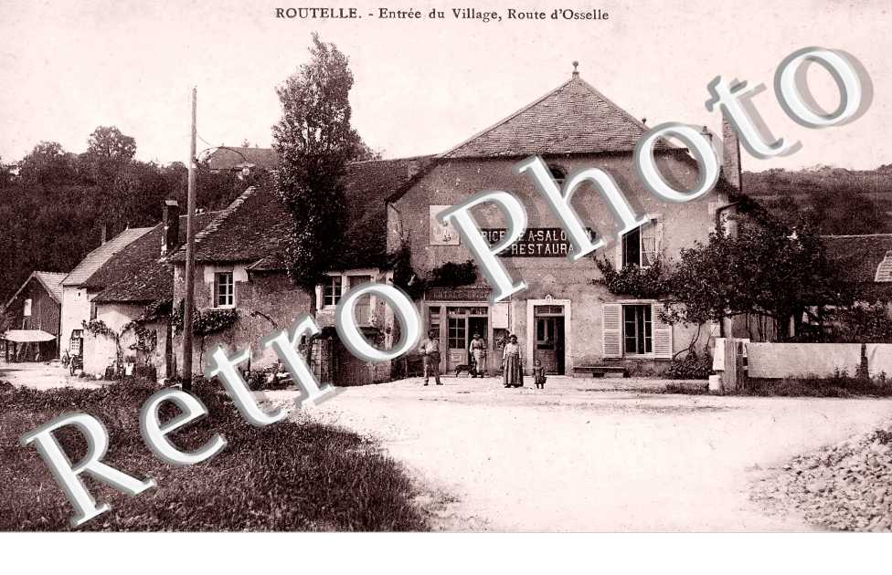 entrée du village, route d'Osselle. Epicerie café Restaurant A. Salomon