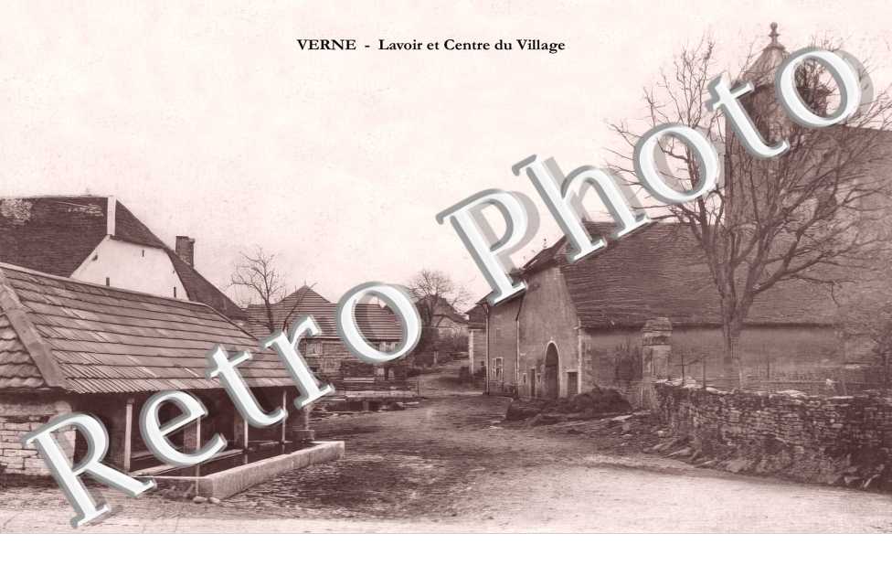 Lavoir et centre du village