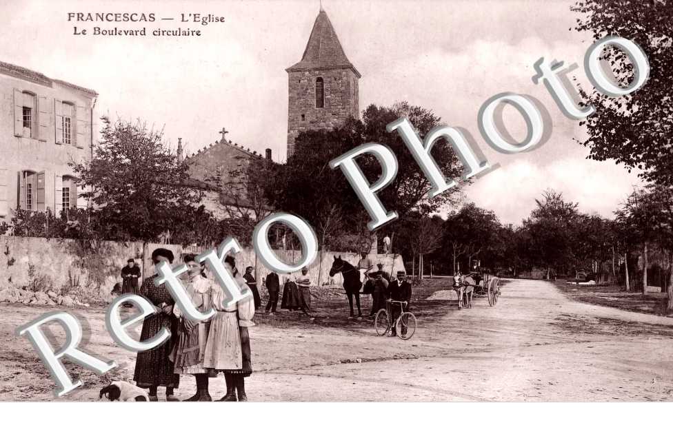l'église. Le boulevard circulaire.