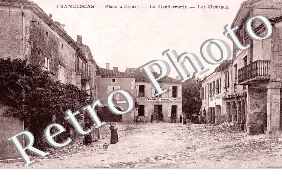 place d'Armes. La Gendarmerie. Les Ormeaux.