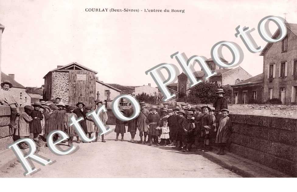 l'entrée du bourg