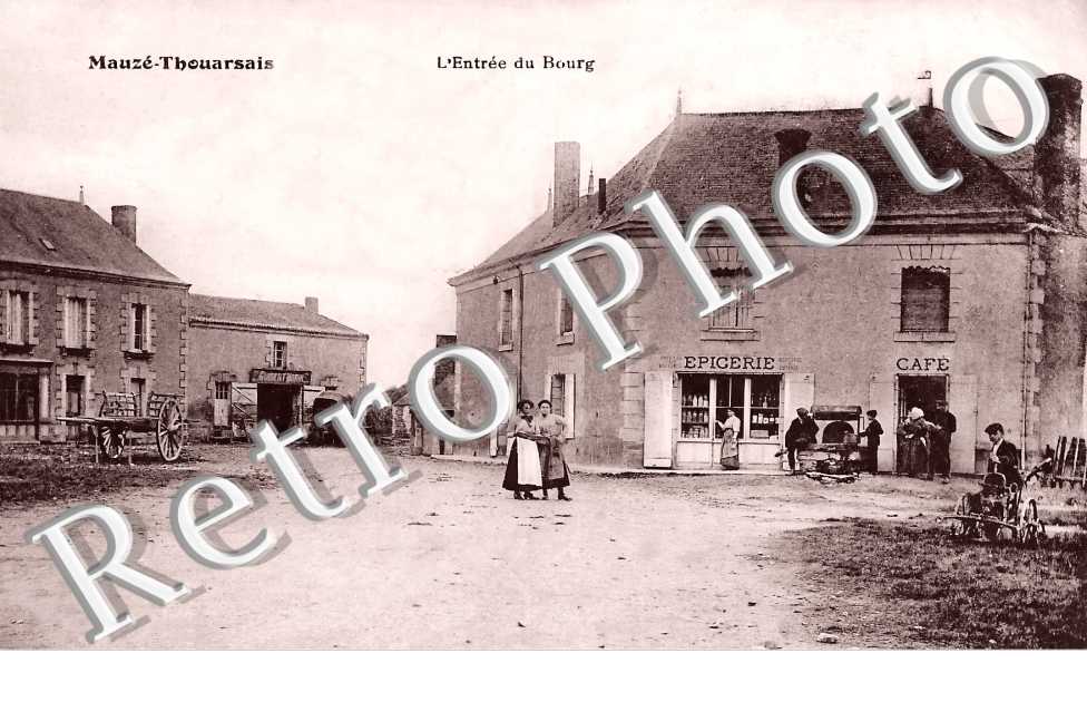 l'entrée du bourg