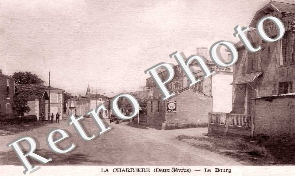 La Charrière. le bourg.
