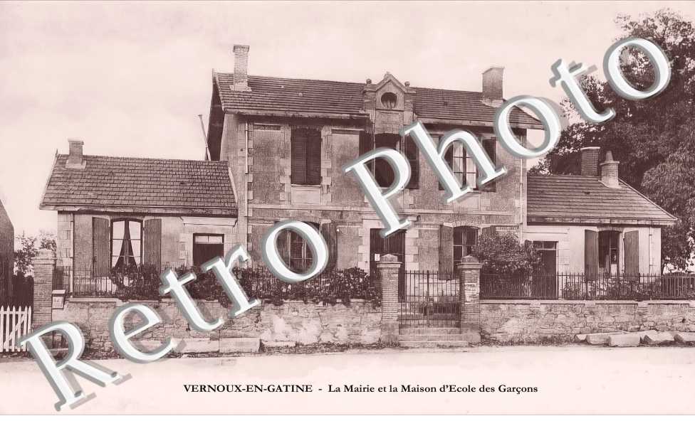 la mairie et la Maison d'Ecole des Garçons