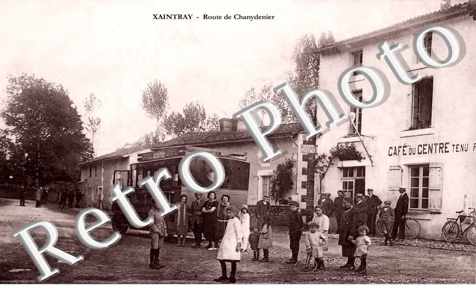 route de Chanydenier. Café du Centre.