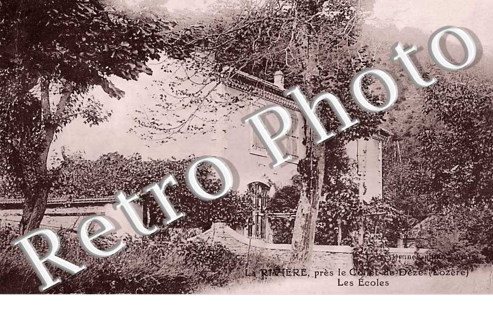 La Rivière. Les écoles