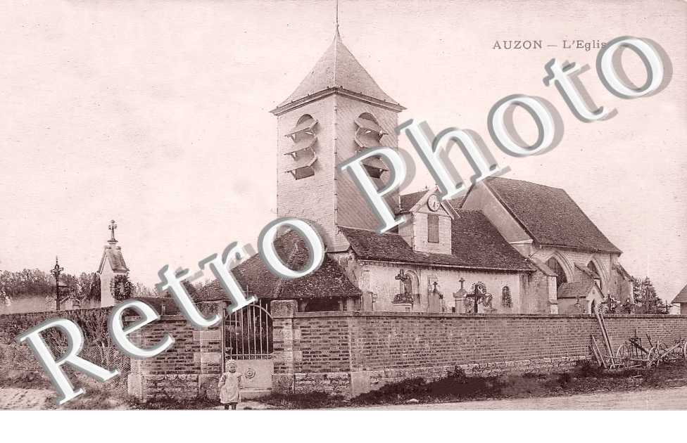 Auzon. L'église.