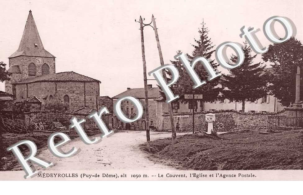 le couvent, l'église et l'agence postale