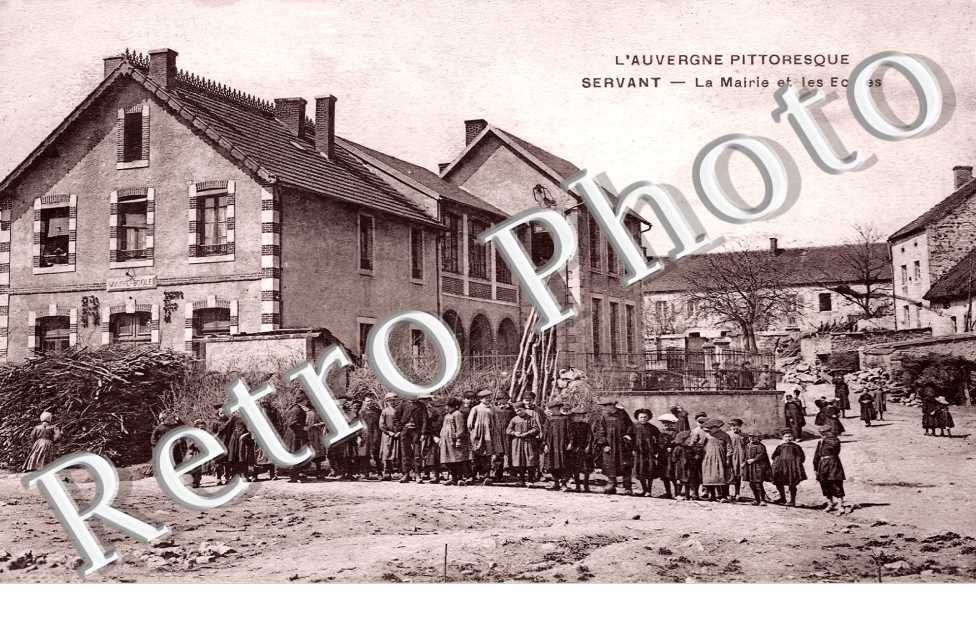 la mairie et les écoles