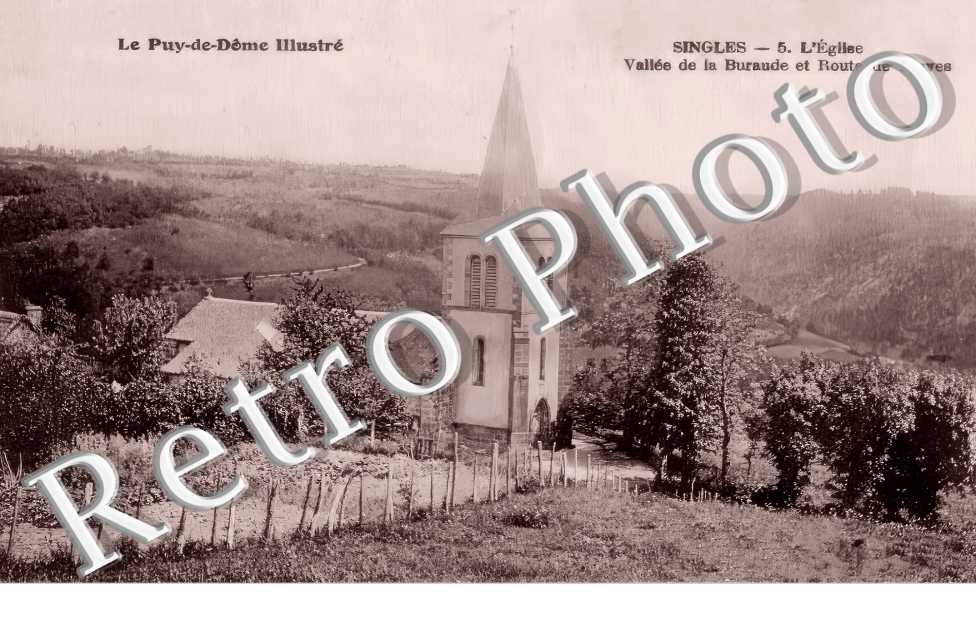 l'église. Vallée de la Buraude et route de Tauves.