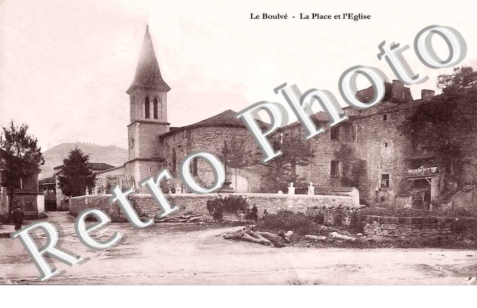 la place et l'église