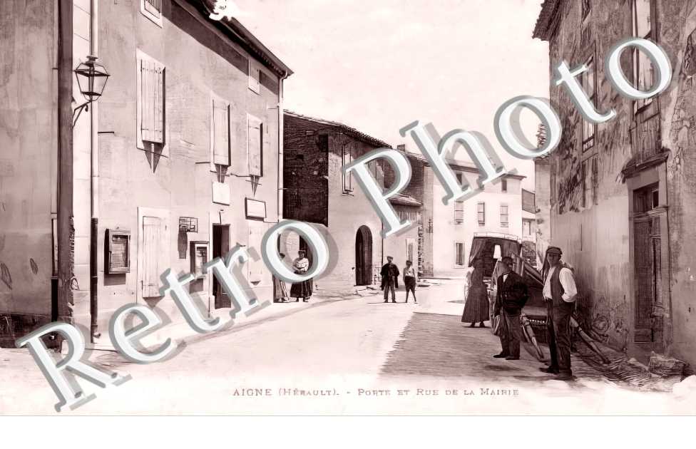 porte et rue de la mairie