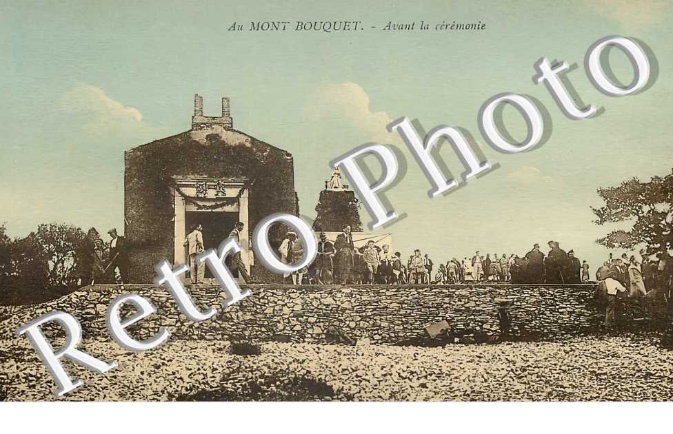 Au Mont Bouquet. Avant la cérémonie.