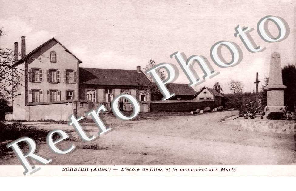 l'école des filles et le monument aux morts