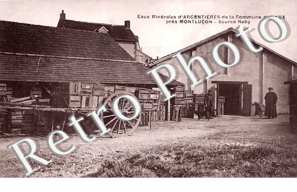 Eau minérales d'Argentières de la commune de Vaux. Source Raby.