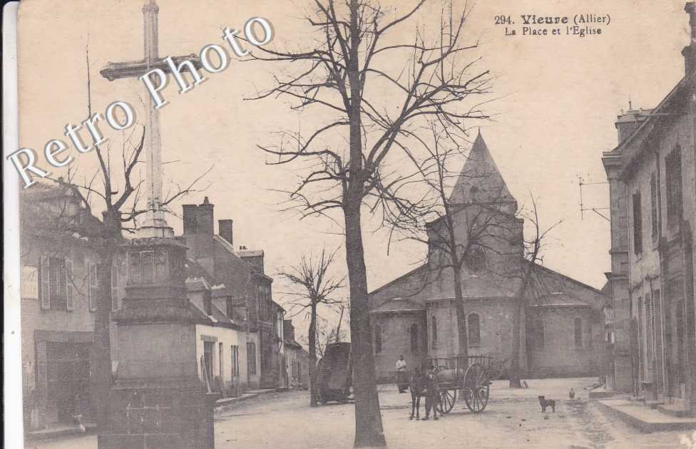 la Place et l'église