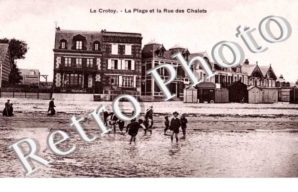 La plage et la rue des chalets