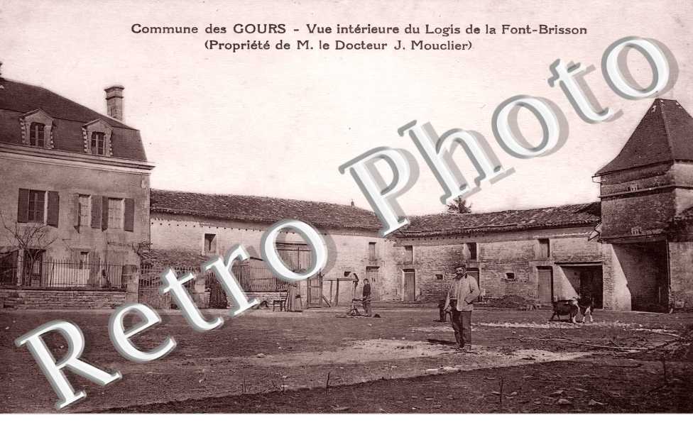 vue intérieure du Logis de la Font-Brisson (Propriété de M. le Docteur J. Mouclier)