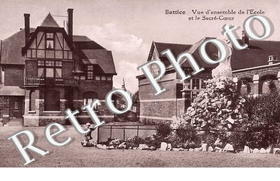 vue d'ensemble de l'école et le Sacré-Coeur