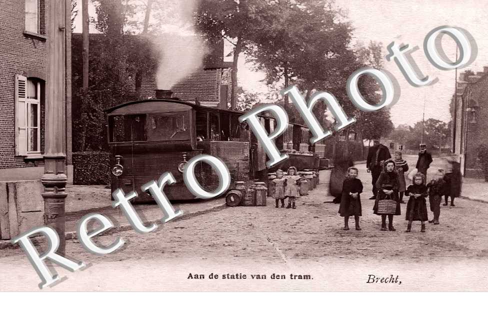 Aan de statie van den tram