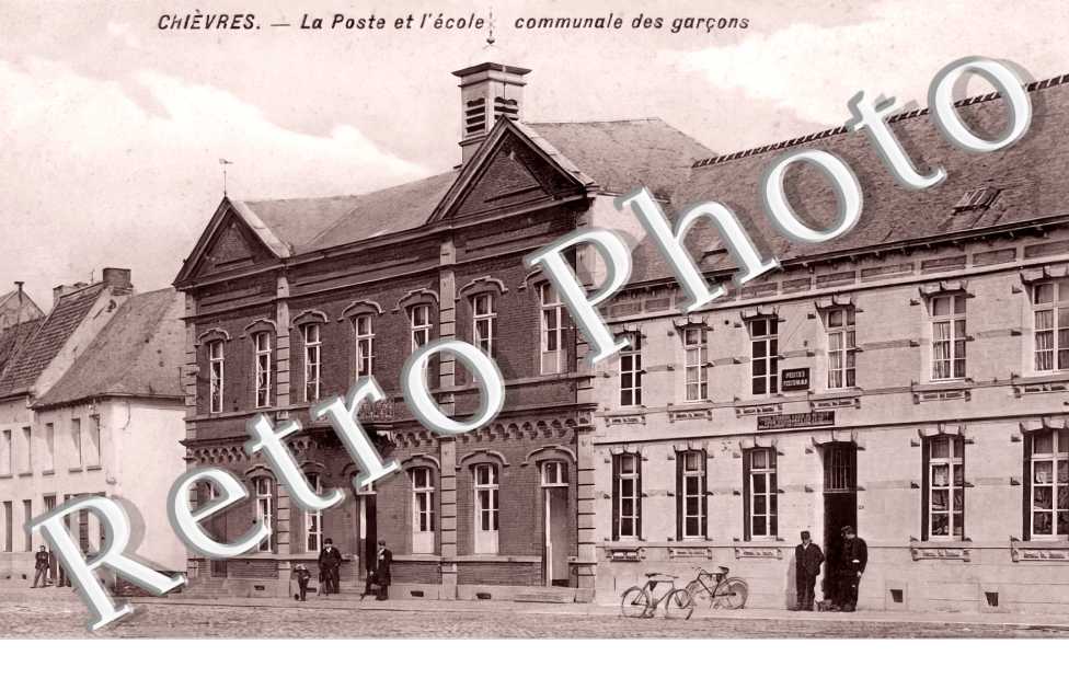 la Poste et l'Ecole communale des garçons