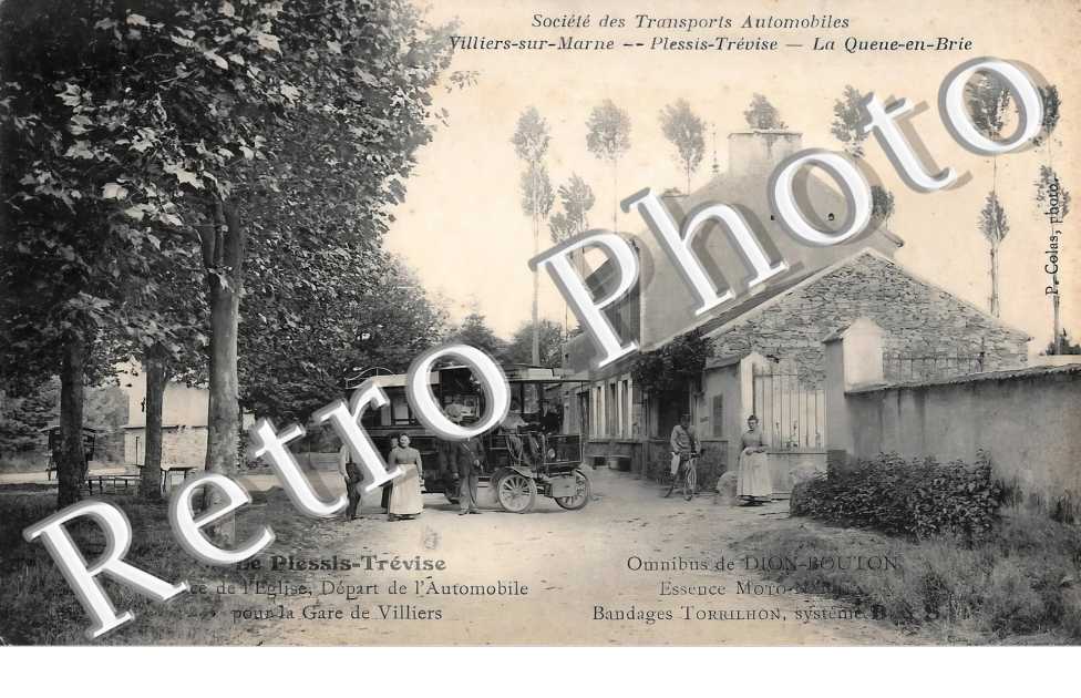 place de l'église.Départ de l'automobile pour la gare de Villiers. Omnibus Dion-Bouton