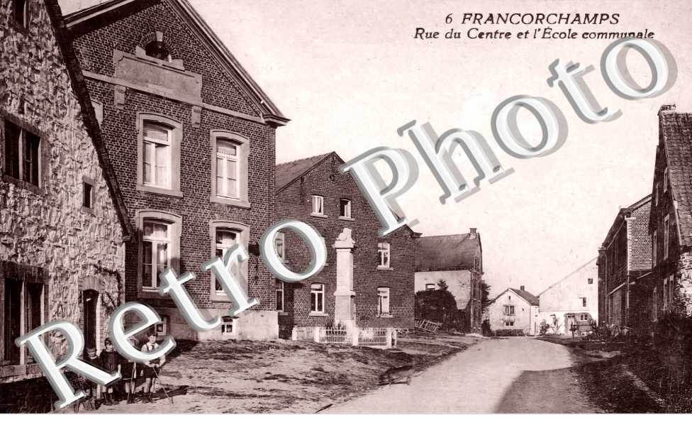 rue du centre et l'école communale