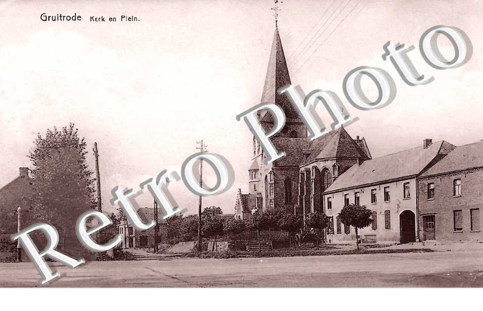 Gruitrode. Kerk en Plein