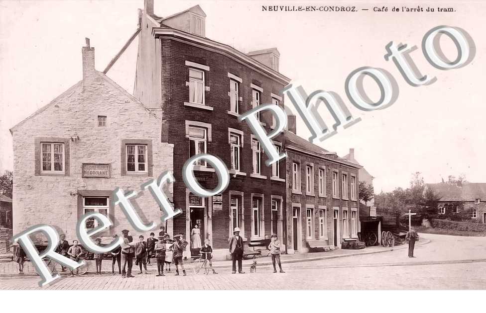 NEUVILLE EN CONDROZ. Café de l'arrêt du tram.