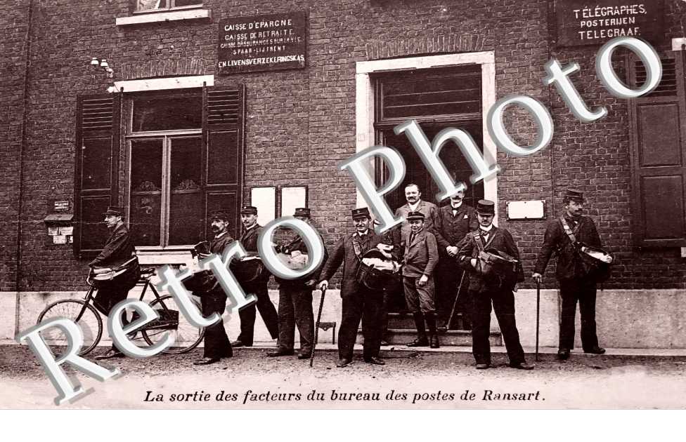 la sortie des facteurs du bureau des postes