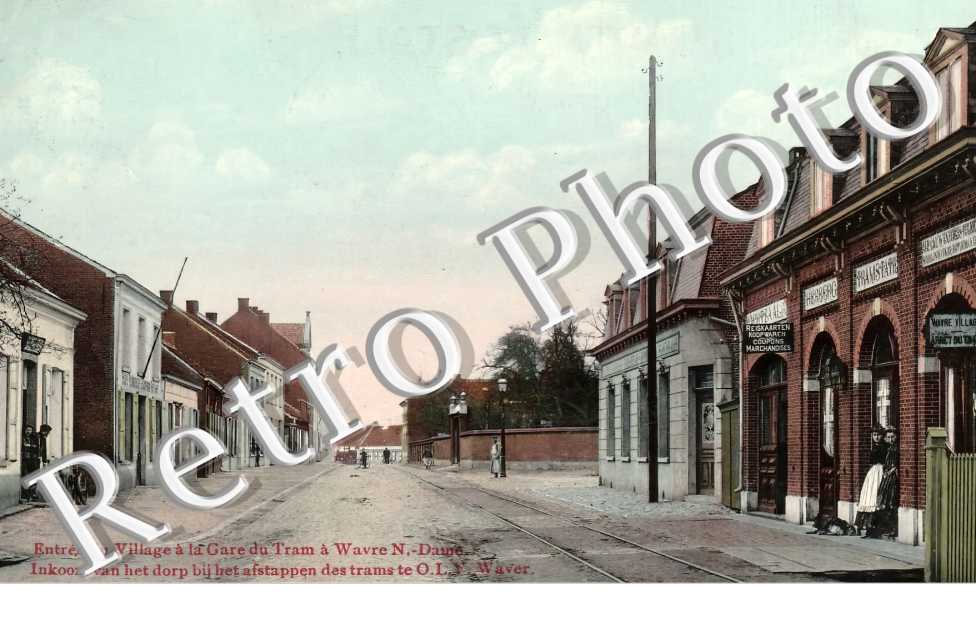 entrée du village à la gare du Tram