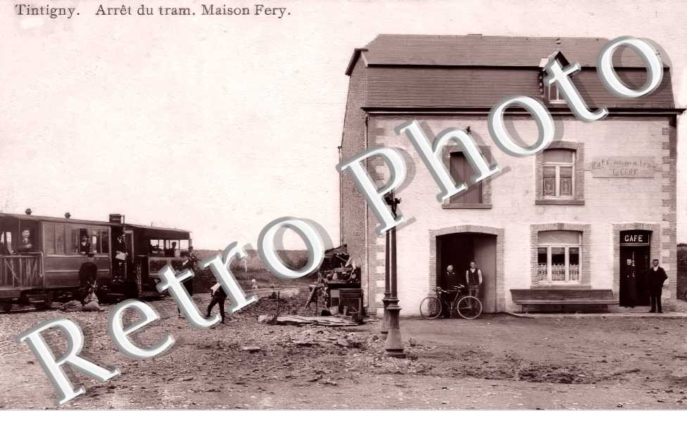 Arrêt du tram. Maison Fery