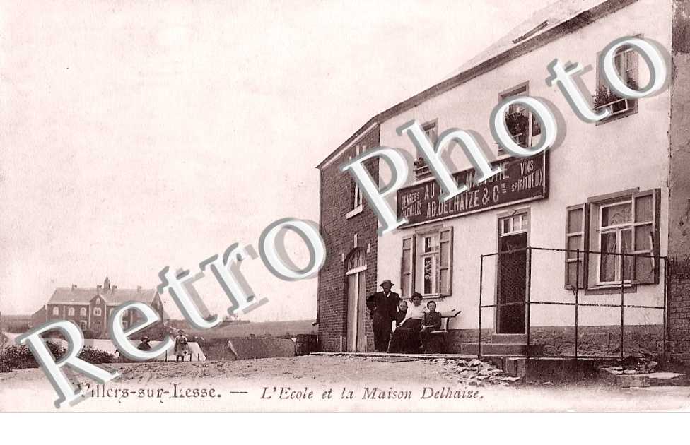 l'école et la Maison Delhaize