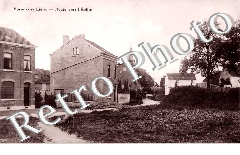 Voroux-lez-Liers. Route vers l'église