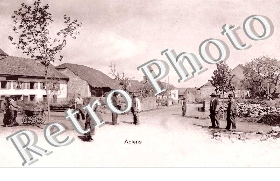 l'entrée du bourg