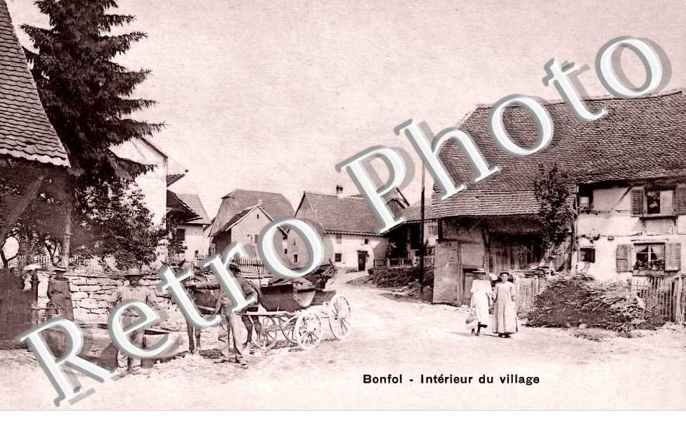 Intérieur du village