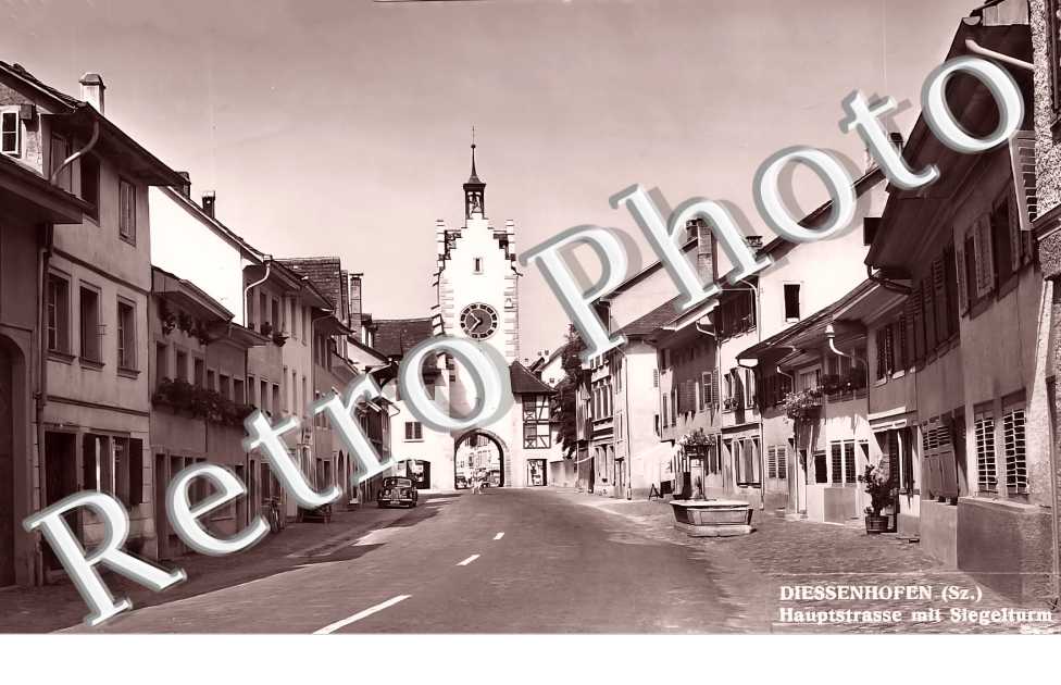 Hauptstrasse mit Siegelturm