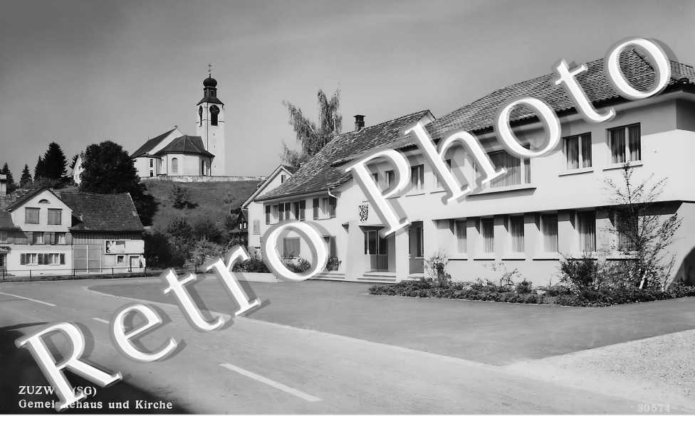 Gemeindehaus und Kirche