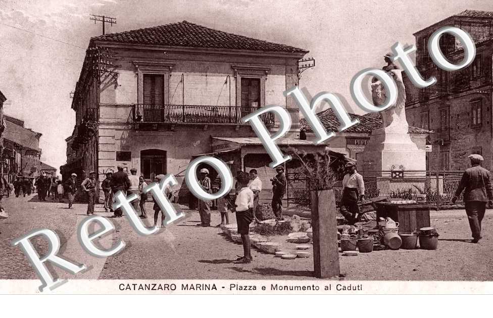 piazza e monumento al Caduti