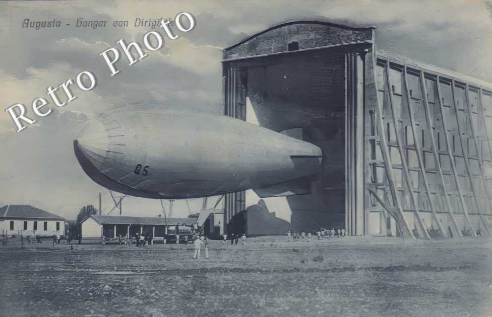 Hangar con Dirigibile